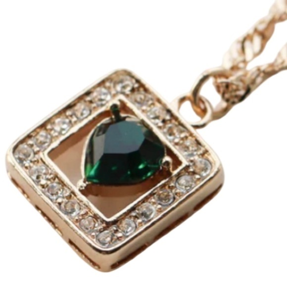 ANNE KLEIN • Heart Gold Tone Green Crystal Necklace - Picture 3 of 4